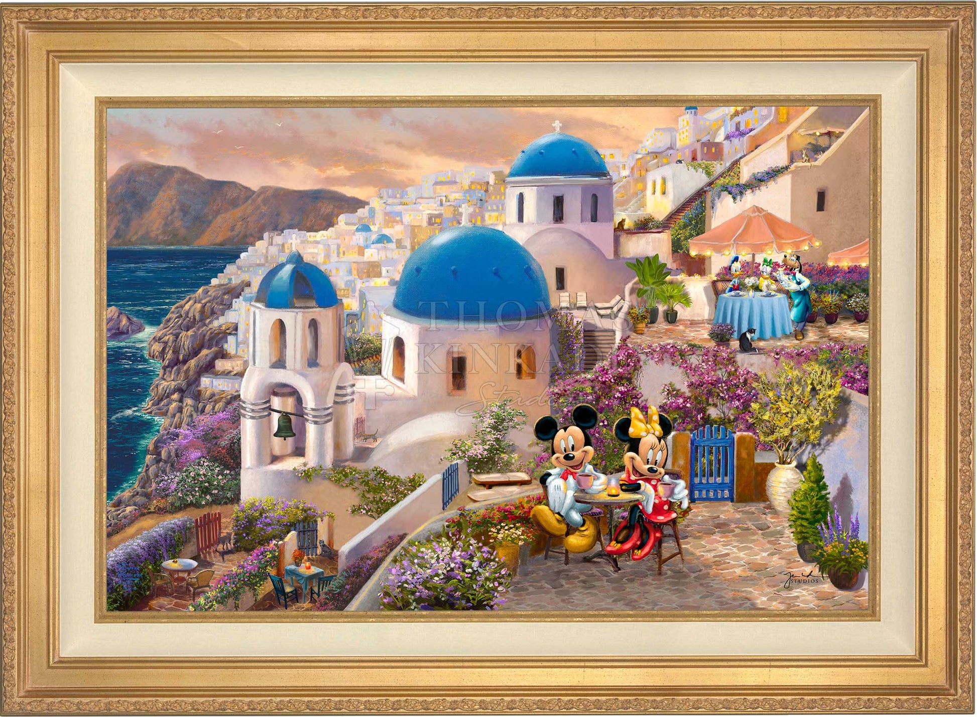 canvas_mmgrce_antgld_d8101cfe-39b0-4024-91b6-8b90b915539f.jpg